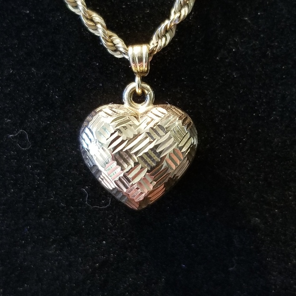 14k puffy heart pendant/charm